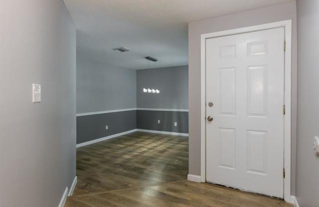 6 Woodlot Court Gallery 2