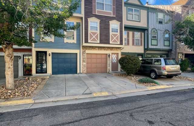 Beautiful 2-Bedroom Townhome in Aurora – Community POOL - Available NOW! photos photos