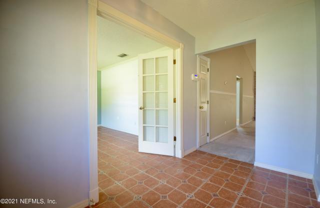 1320 WESTLAWN DR Gallery 4