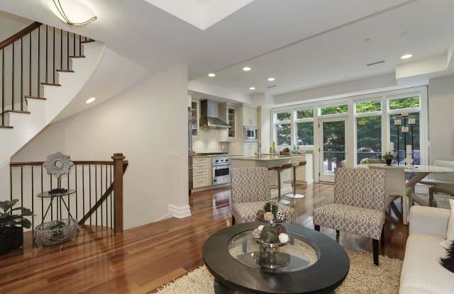 6 CAMBRIDGE WAY - 6 Cambridge Way, Weehawken, NJ 07086