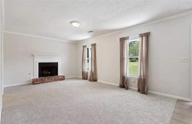 Room in 4 Bedroom Home at Brooks Dr photos photos