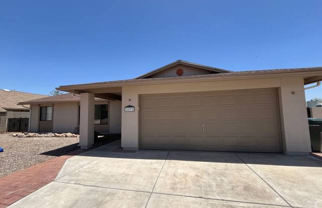 2872 Canyon, centrally located close to hospital photos photos