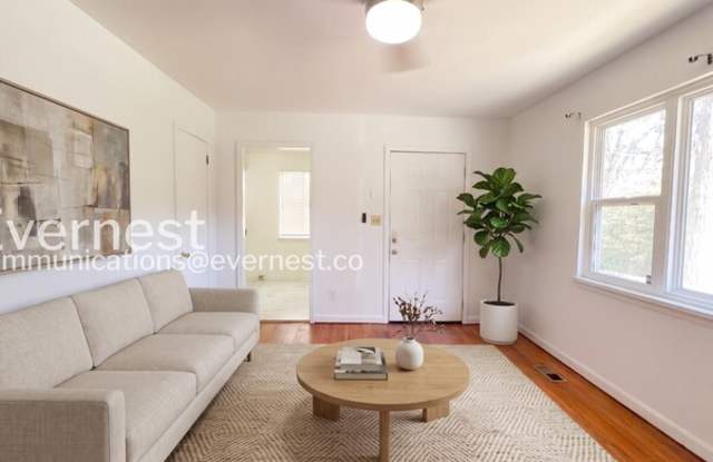 1368 Tomahawk Road Gallery 2