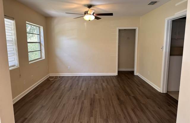 2851 Dellwood Avenue Gallery 3