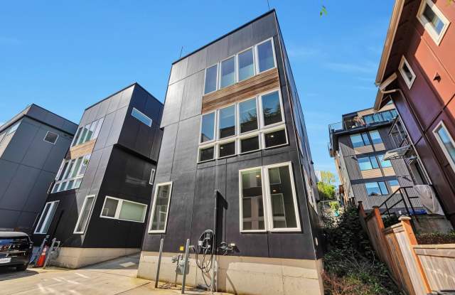 Great modern home located i n Madison Valley photos photos