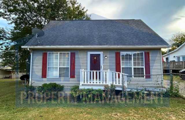 Convenient 3-Bedroom, 2-Bath Home in a Central Location photos photos