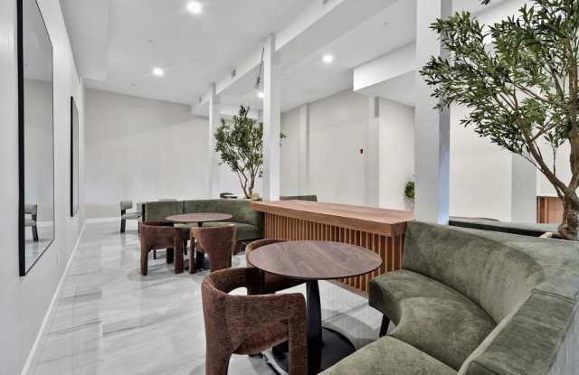 376 Third St. Gallery 4