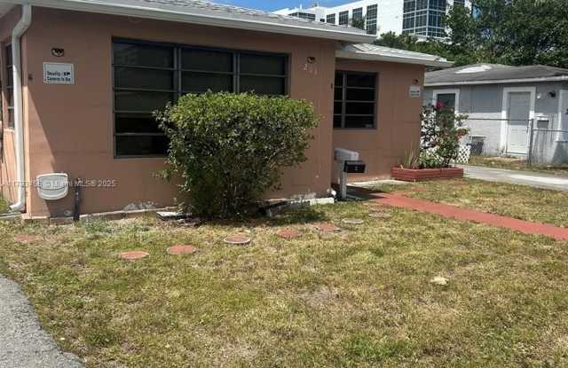 211 SE 9th Ct photos photos