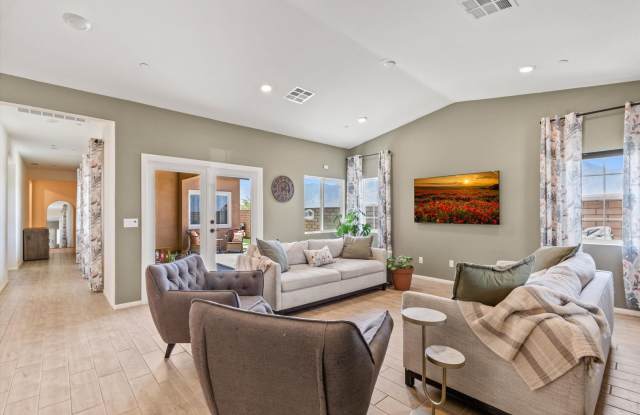 Elegant Corner-Lot Home in the Verano Community 3 Bed/2 Bath Gallery 3
