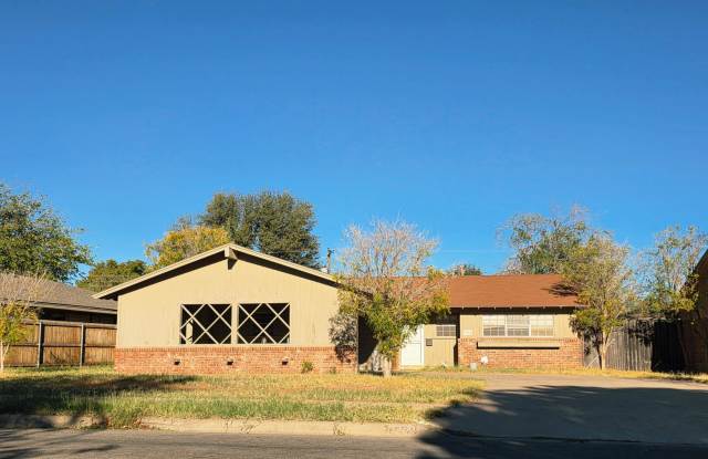 3224 W Dengar Ave - 3224 West Dengar Avenue, Midland, TX 79705