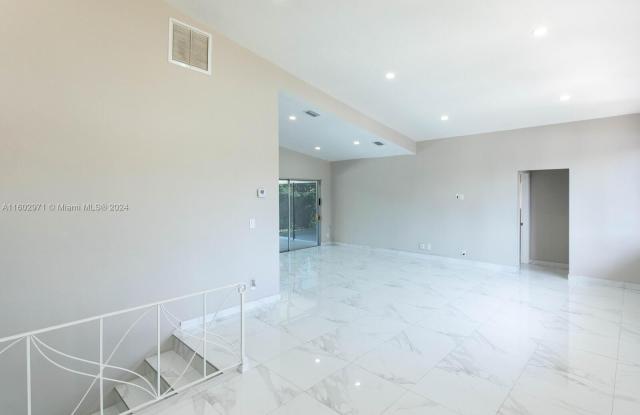 19920 Highland Lakes Blvd Gallery 3