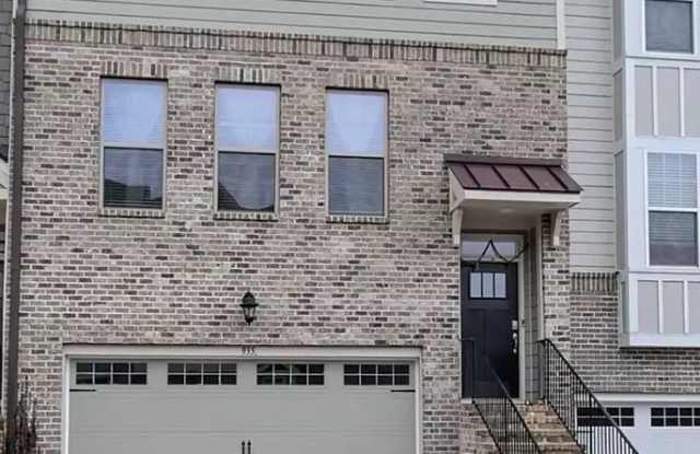 Room in 4 Bedroom Home in Apex Gallery 1