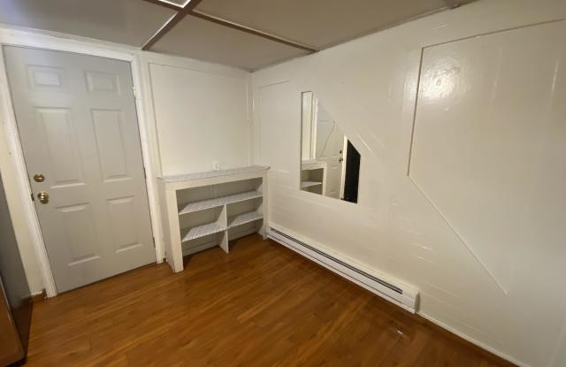 118 7th Street Gallery 3