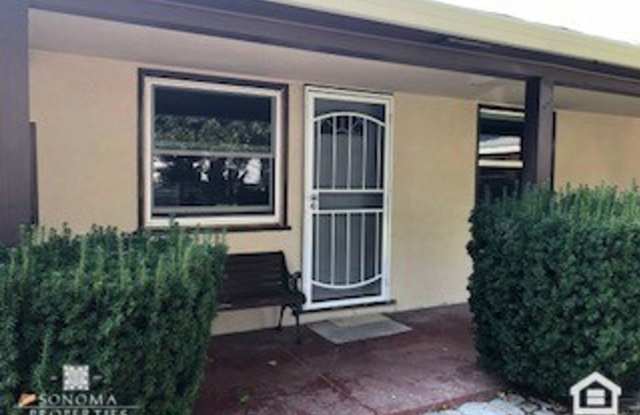 West Side 1bd/1ba Apartment, All Utilities Paid! photos photos