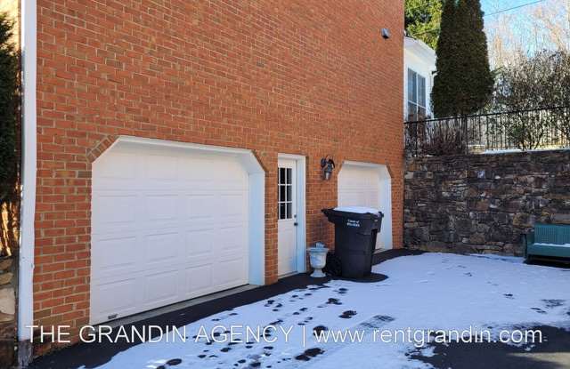 4453 Brentwood Court Gallery 4