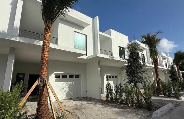 2526 Pierce St photos photos