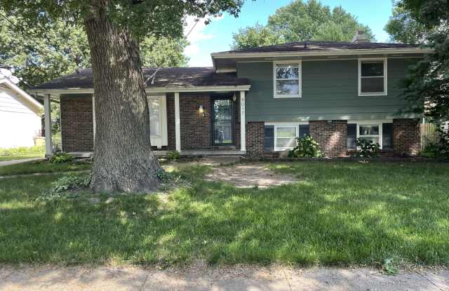 4017 82nd Street - 4017 82nd Street, Urbandale, IA 50322