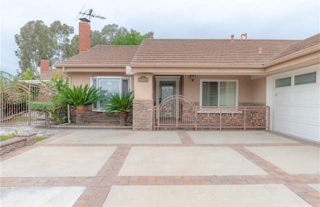 1305 Post Road Gallery 4