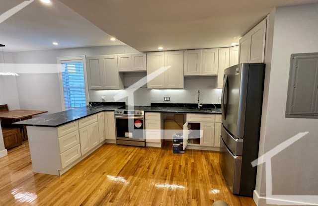 Spacious 5 bedroom 2 floors photos photos