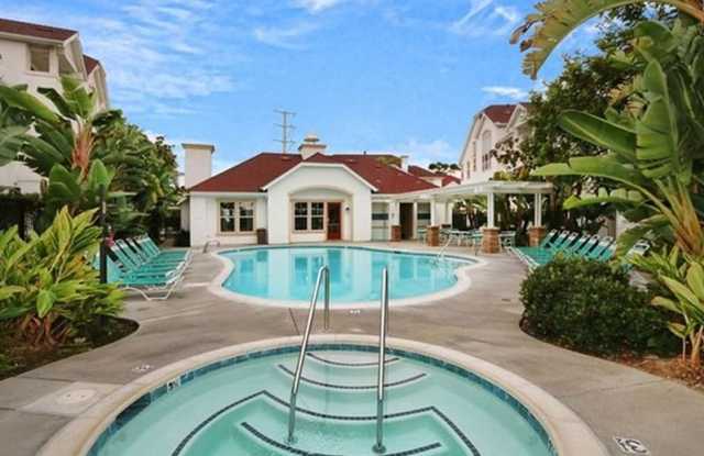 835 Harbor Cliff Way Gallery 1