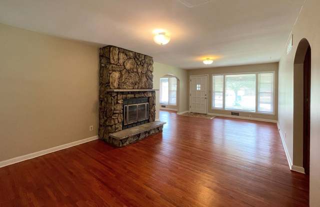 Updated Brick 3-Bedroom Gallery 4