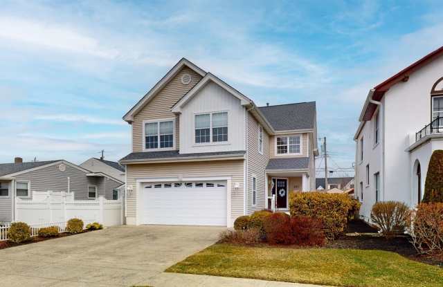 201 25th St S Street photos photos