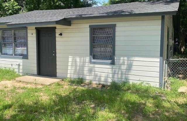 836 S Buckley photos photos