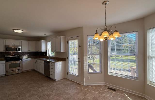 Colonial in South Stafford Gallery 3