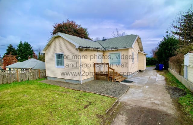 4526 NE 118th Ave - 4526 Northeast 118th Avenue, Portland, OR 97220