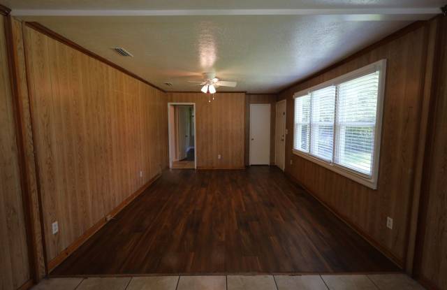 1700 Clover Drive Gallery 3