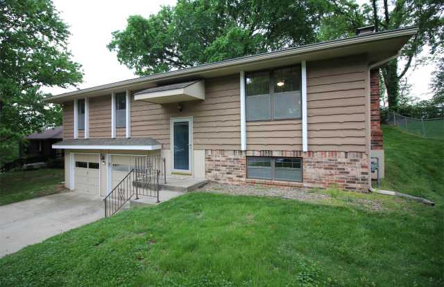 9203 59th Terrace - 9203 Northwest 59th Terrace, Parkville, MO 64152