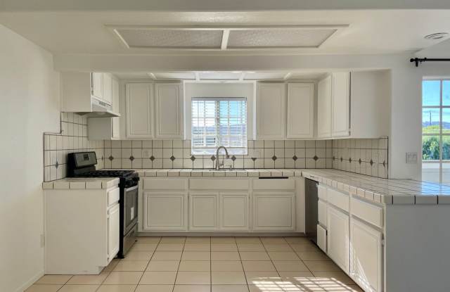 Spacious 4 Bed 3 Bath available in San Pedro! photos photos