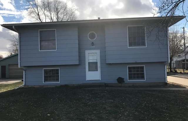 Spacious Split-Level Home With Garage and Fenced Yard in Rock Island! photos photos Spacious Split-Level Home With Garage and Fenced Yard in Rock Island! photos photos