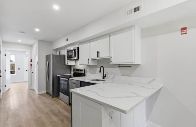 48 South Carrollton Avenue - 4 photos photos 48 South Carrollton Avenue - 4 photos photos