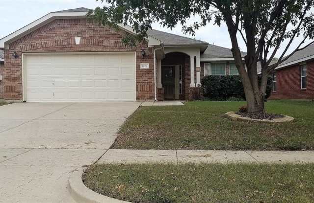 3929 Diamond Ridge Drive - 3929 Diamond Ridge Drive, Fort Worth, TX 76244