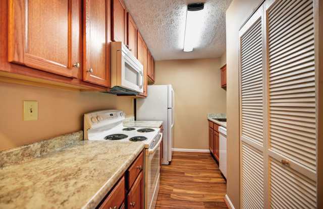 Highlands 2 bedroom apartment walking distance to Bardstown Road. photos photos