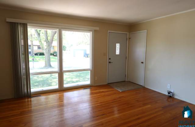 3 Bedroom Home - 8330 South Cherrywood Drive, Lincoln, NE 68510