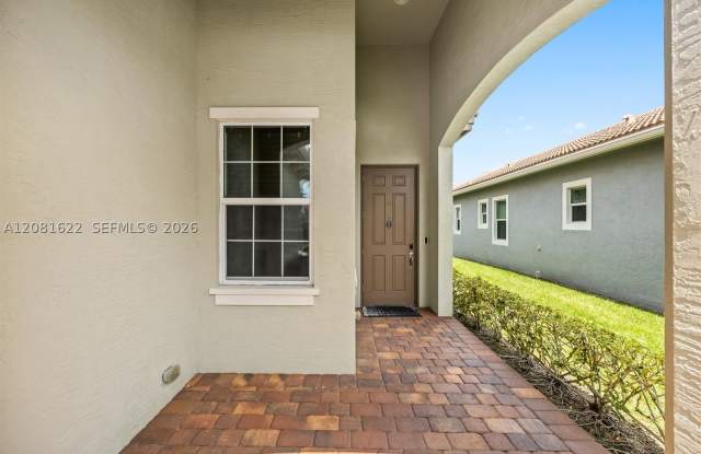 20028 SW Caserta Way Gallery 4