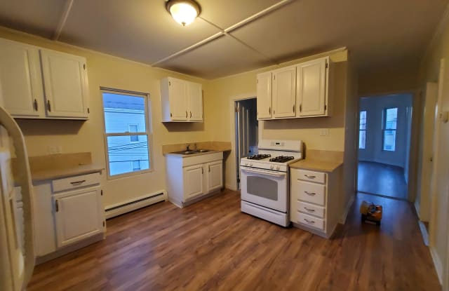 29 Grove St., 2 - 29 Grove Street, Haverhill, MA 01832