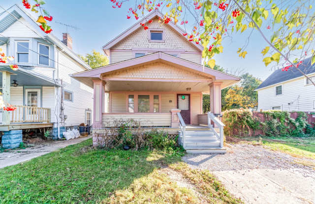 Beautifully Renovated Home in Prime Location Gallery 1