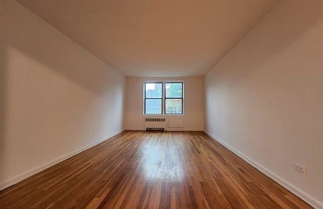 3950 Blackstone Avenue photos photos