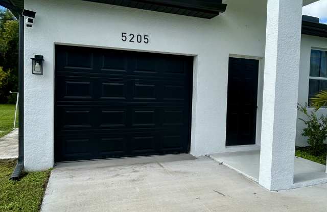 5205 26th St SW Gallery 2