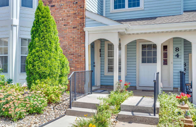 83 Tulip Lane Gallery 3
