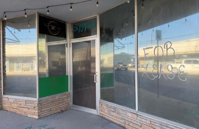 107 1/2 S Main photos photos