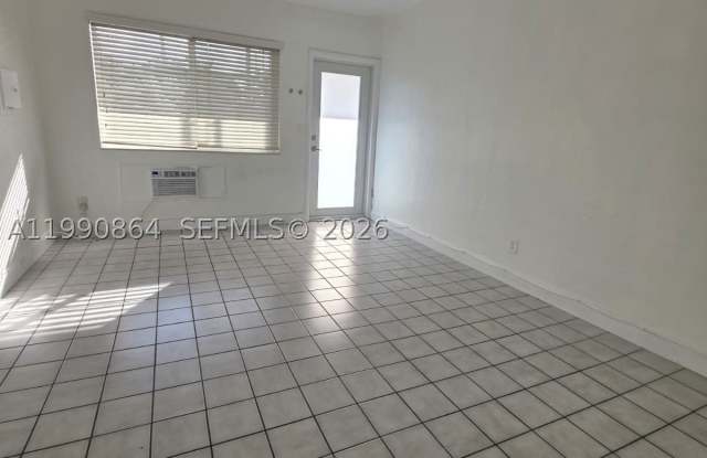 7155 Rue Notre Dame Gallery 4