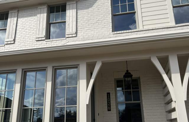 1026 Windsor Dr photos photos