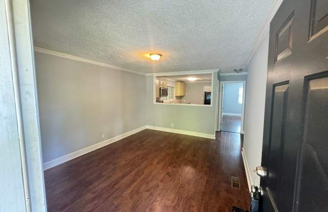 2Bed/1Ba Duplex close to Downtown Concord Fully Renovated with Laundry Room on Site Gallery 3