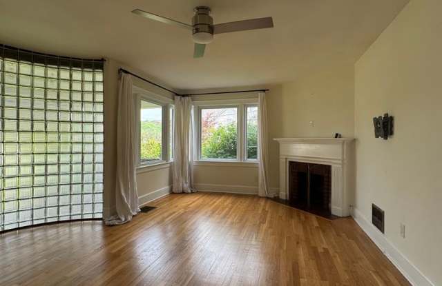 Unique and pristine home for rent in Cave Spring! 2BR 1.5 Bath photos photos