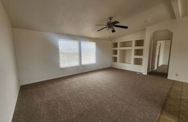 4 Bedrooms in Hansen Tract Gallery 4