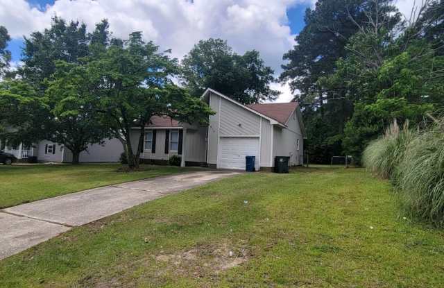 912 Hollydale photos photos